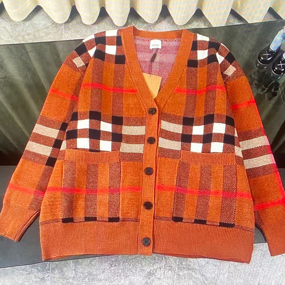 Burberry Women's Plaid Cardigan in Brown and Red